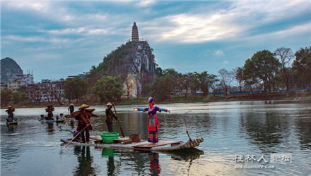 不同时间段拍的桂林塔山