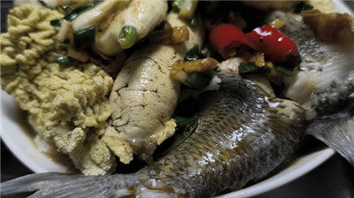 元宵苦瓜釀肉早，十五清蒸蘆魚(yú)鮮一一將就過(guò)