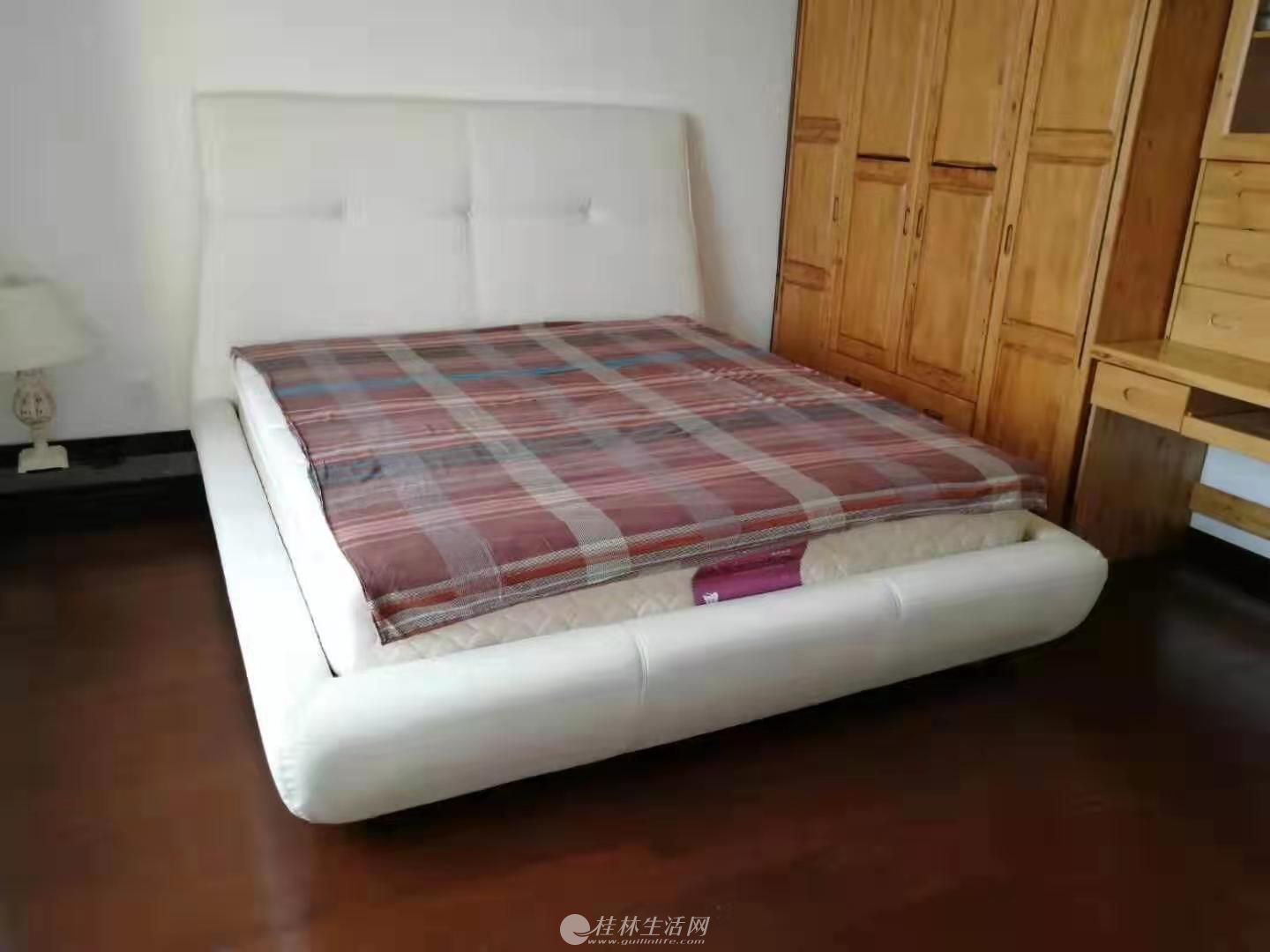 ͬ����԰  �콭·һ��9�� 2��2��1�� 90ƽ�� 2700Ԫ