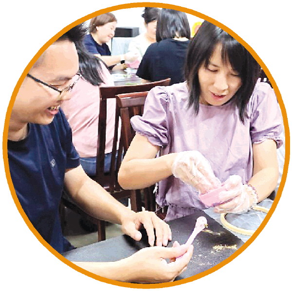 多彩活动过七夕 邻里烟火话温情