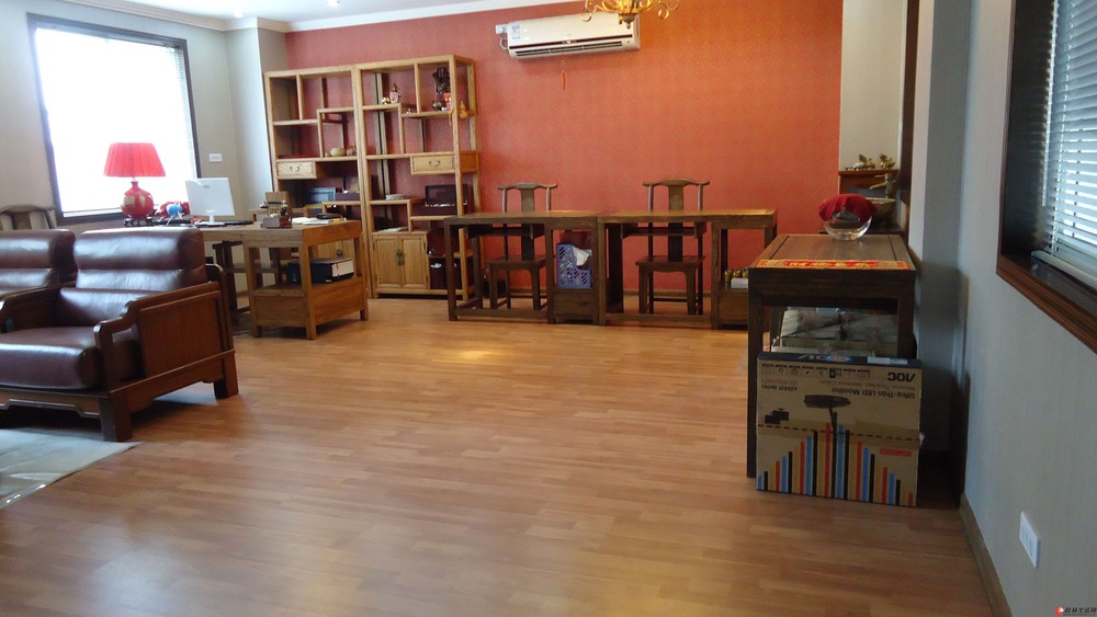 ���������Ƴ��ұ�¥�� 50ƽ����¥װ�޺õİ칫�� ת��