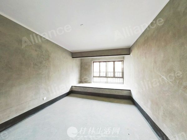 ��������Ա߸߶�С�� ��̩�������� �����в�+��λ ��ˮ�� 163.7ƽ���ķ�210��