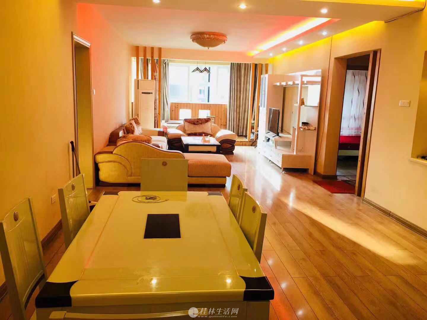 Q�÷����⾰������ ��װ��3��2��2�� 2700/�� �����ס