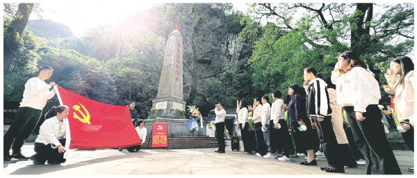 我市各中小学开展多形式&ldquo;清明祭英烈&rdquo;活动