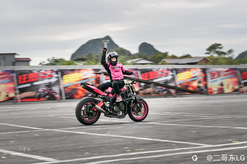 超华特技飞车秀 (5).jpg