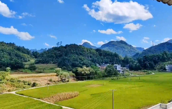 廣西在山水這一塊還是太權(quán)威了！女子曬自家窗外風(fēng)景美若山水畫(huà)卷！網(wǎng)友：不敢想住在這里心情會(huì)多開(kāi)朗