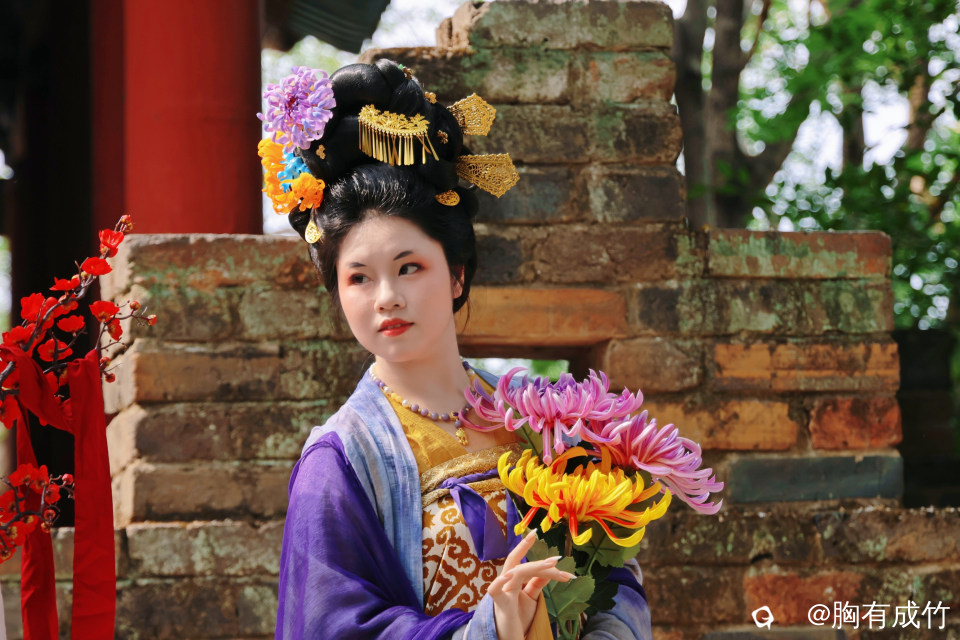 宋城墙汉服人像 (19).jpg