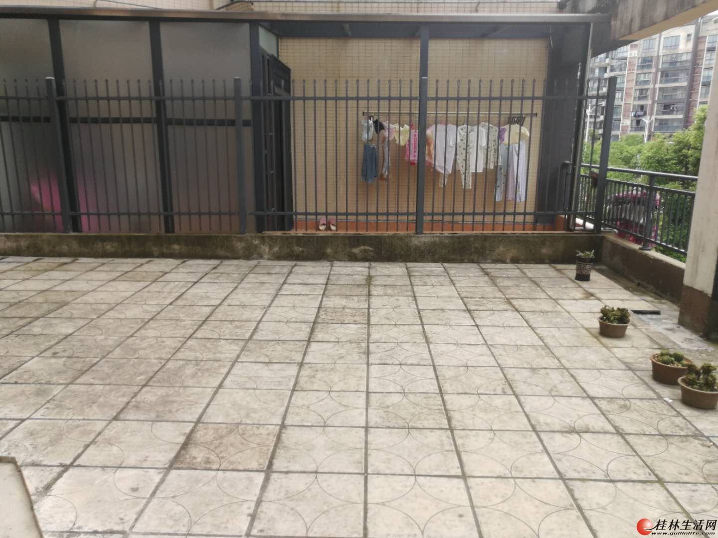 R�������ͳ�  ��ˮ��ʽ һ������ ˫¶̨ �ͼв� 129ƽ 168��