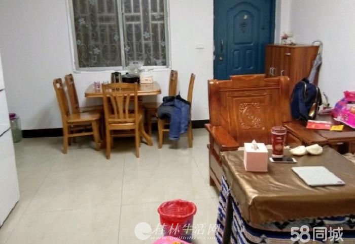 ���ӷ������ã�ѧУ���г����ڸ�������ͨ����