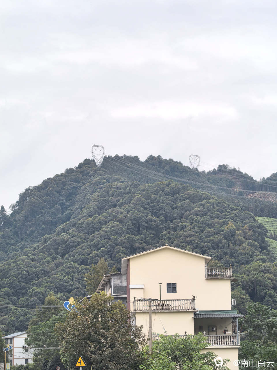 1e2e8bc0-7501-7f1a-6c95-ad3a571385f3.jpg