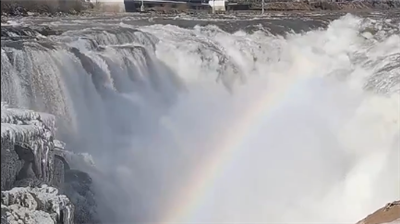 与您如此亲近，感受着民族的气魄