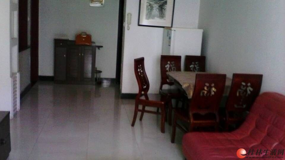 Xǿ���Ƽ���ɽ������·������2��һ��80ƽ���Ҿ߼ҵ���ȫ��װ���ð���ס