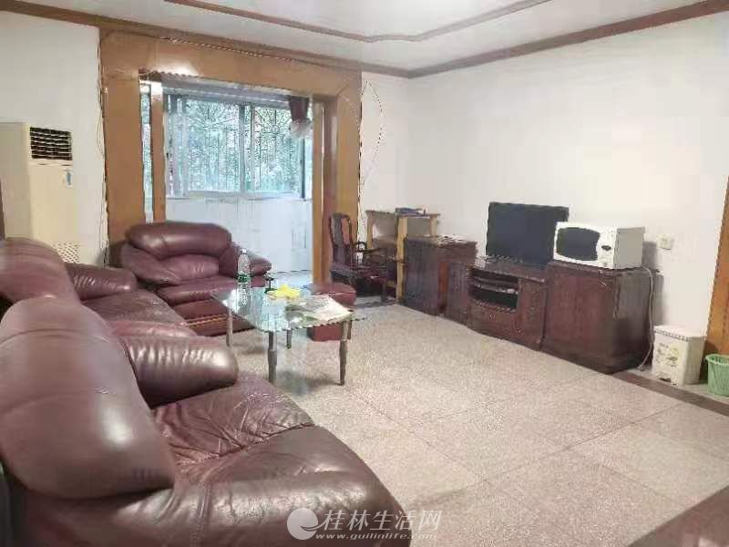 Q��ɽʦר���� �ҵ�Ҿ�3��2��1�� 1300Ԫ/�� �������ס