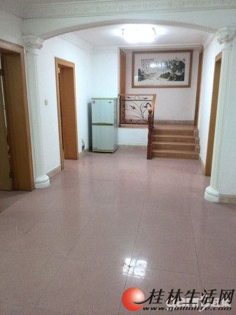 ���Ǳ���·���޻�԰���� 4��2��150ƽ�� ��װ��1800/�£�