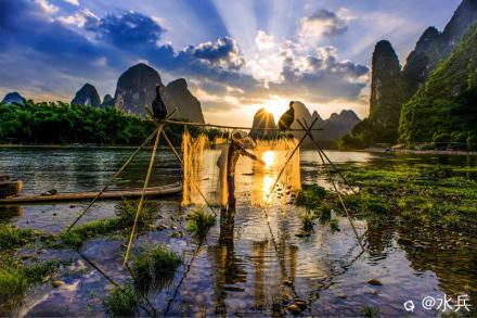 有个地方叫大河背！