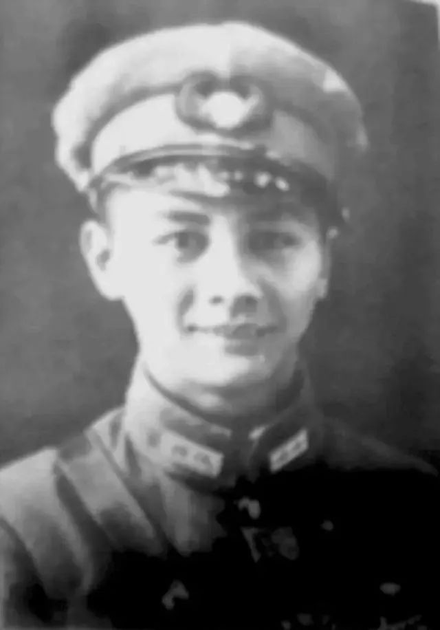 与数倍于我的敌机激战，这位桂林人血洒南雄战场