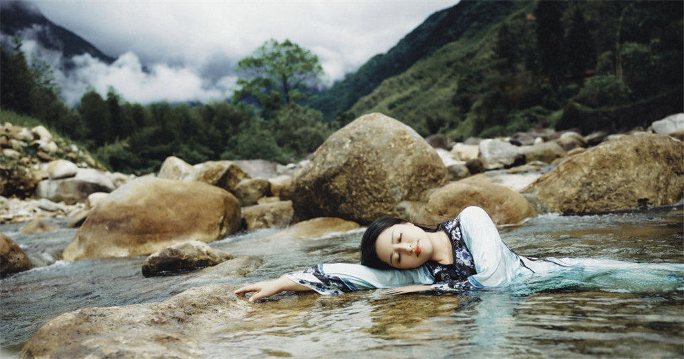乌龟江拍水