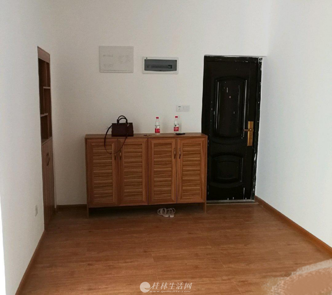 xq ������Ⱥѧ��ˮ���ֻƽ���¥��������һ��100ƽ��75�����������ʿ����