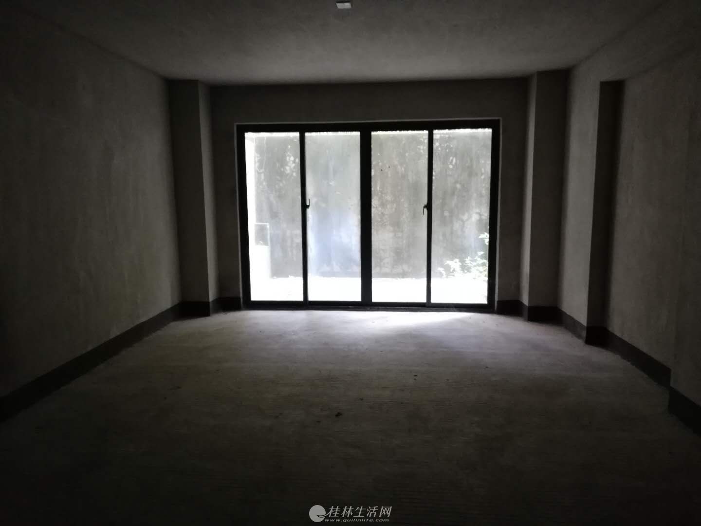 ��ɽ���Ϻ�· ����· �˽�������� �ײ㸴ʽ��ˮ4��2��ʵ��159ƽ130��