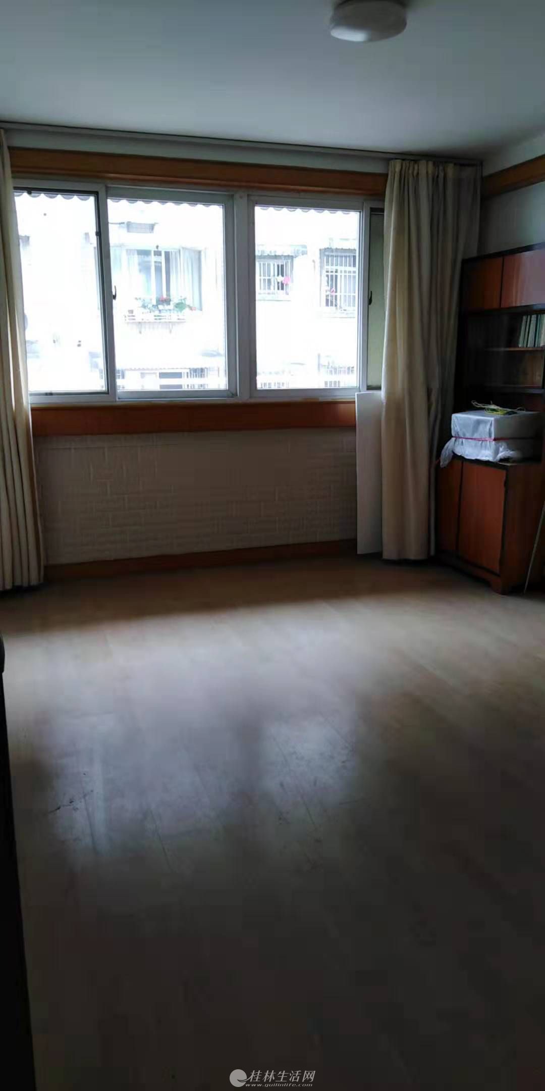 ���ŷ�Уӣ����3����104ƽ��68���ۣ�