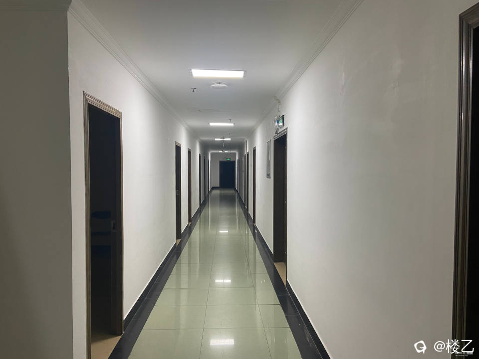 办公室 (3).jpg