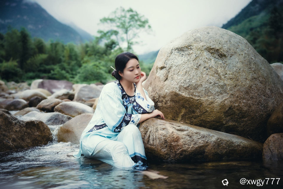乌龟江拍水