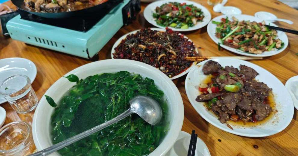 又见翠竹餐馆，凉拌百叶肚，每次必点