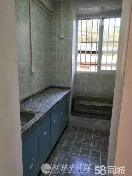 �ٻ���¥�� ����Сѧ ��װ��2�� 2¥��¶̨ 70ƽ 50��
