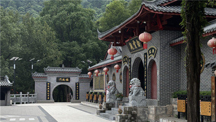 游尧山天赐田白云观，焕然一新