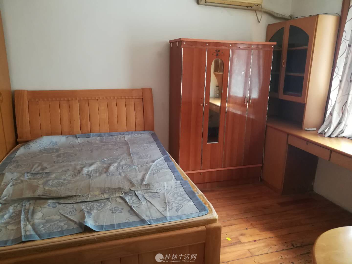 ����·2¥���ź��ߵ�һ��һ����1300Ԫ*