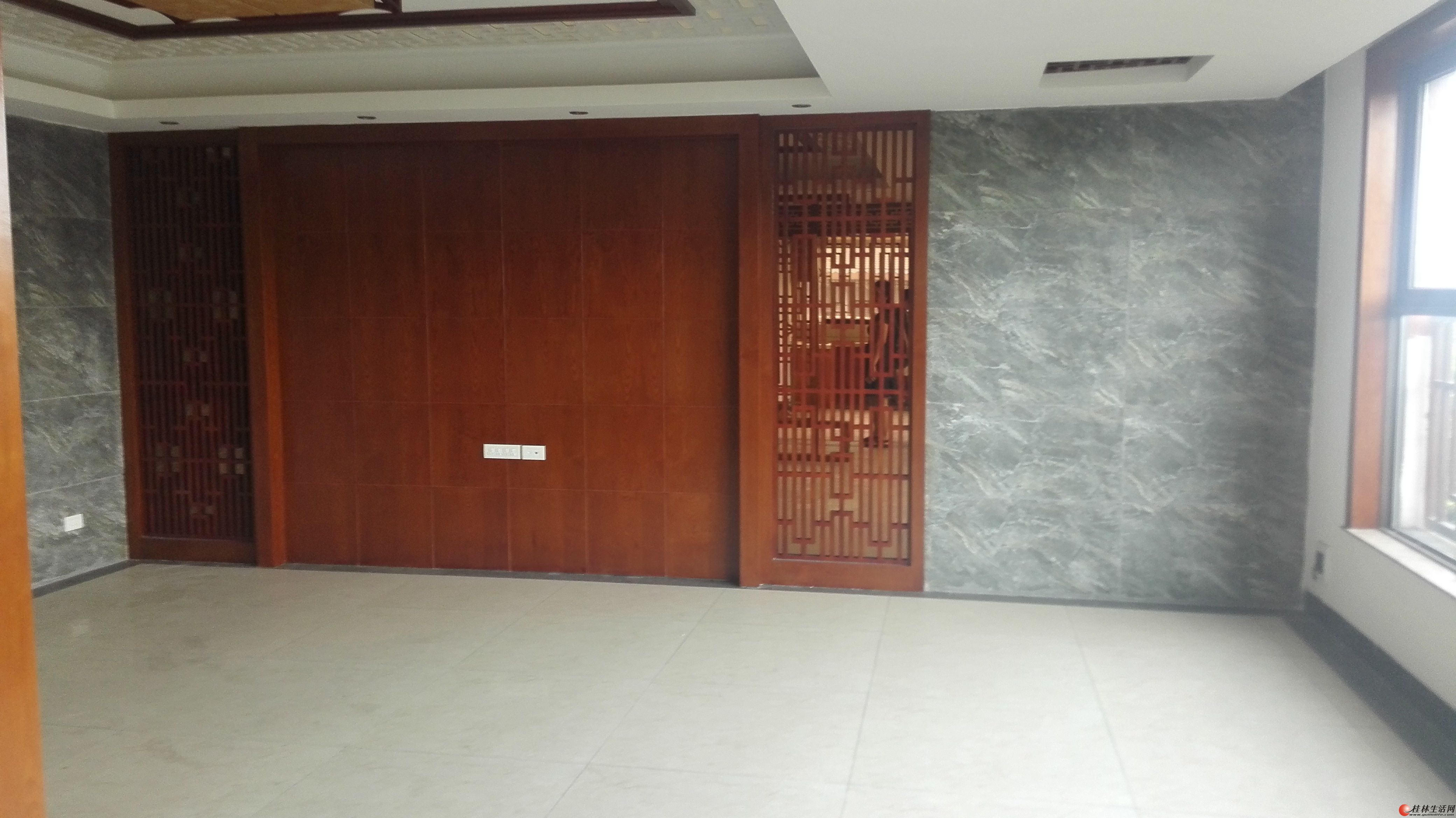 L������ʽ���л�Сѧ ������·��4-5¥��ʽ+¶̨������ 350�O  245��