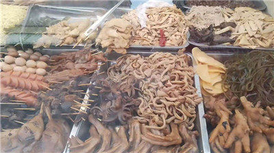 逛吃光吃菜市，好久沒吃涼拌菜了……