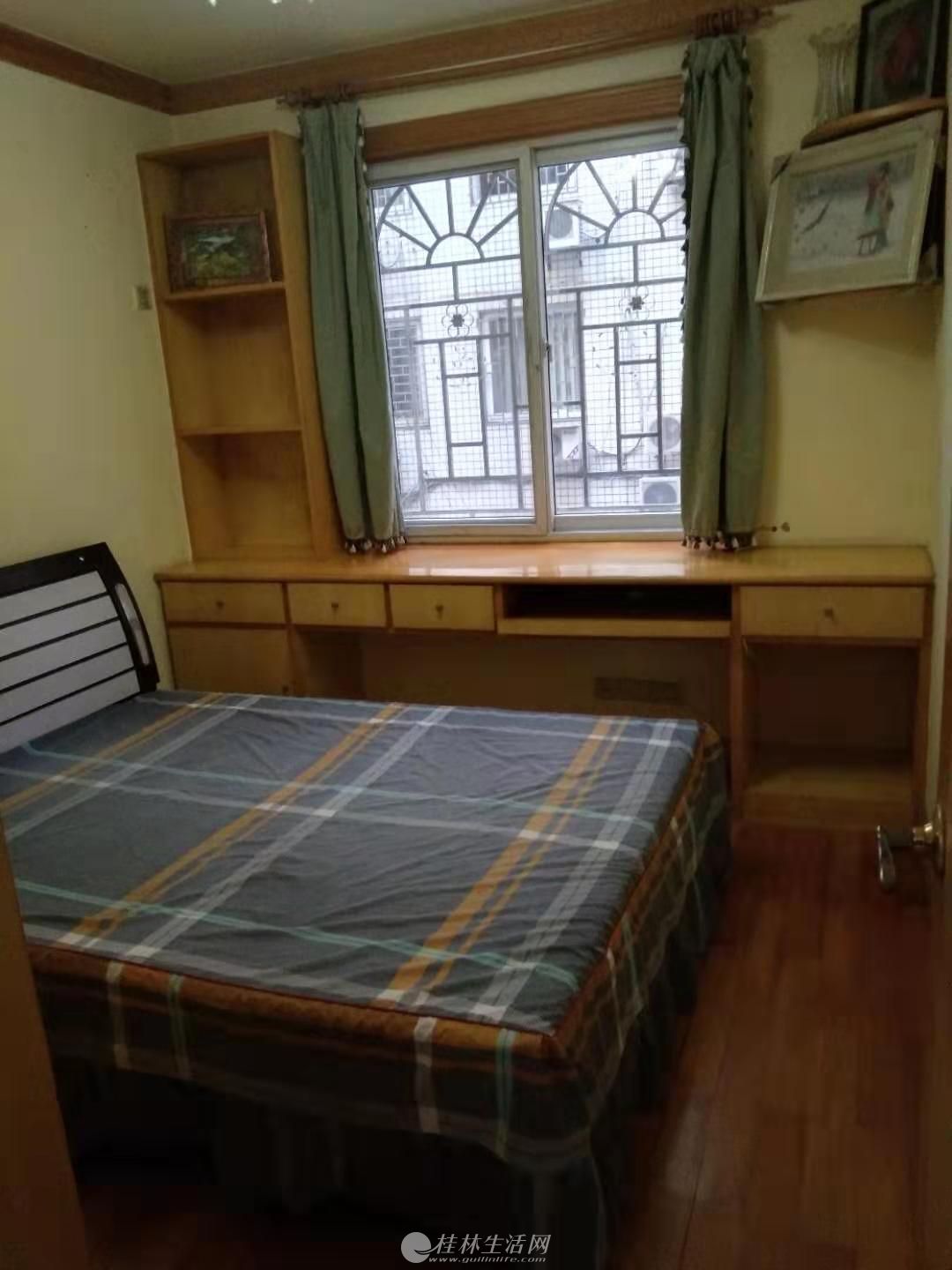 ��������¥�ϣ�ʮ�����Աߣ���ͨ����