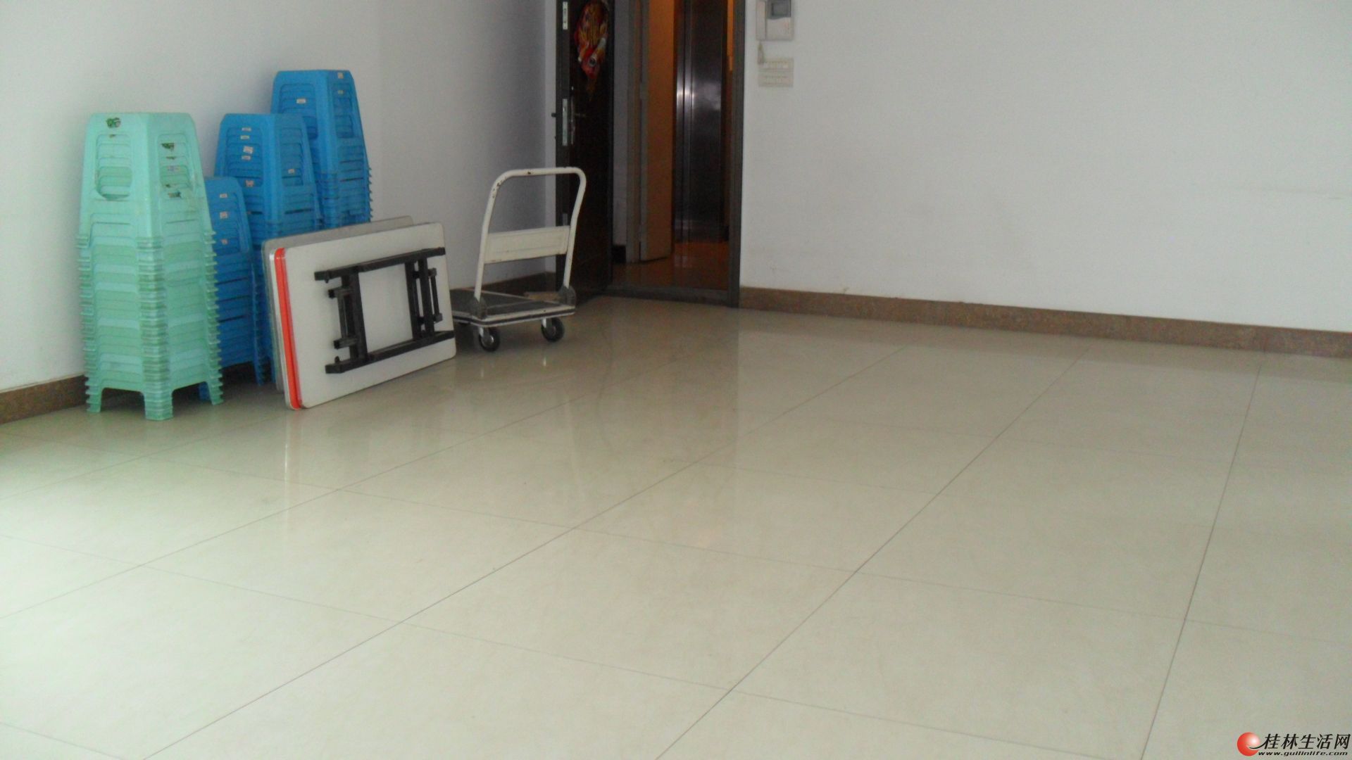 D�Ϻ�· �㵤��Է 3��1�� 110ƽ�� 2500Ԫ �ʺϰ칫
