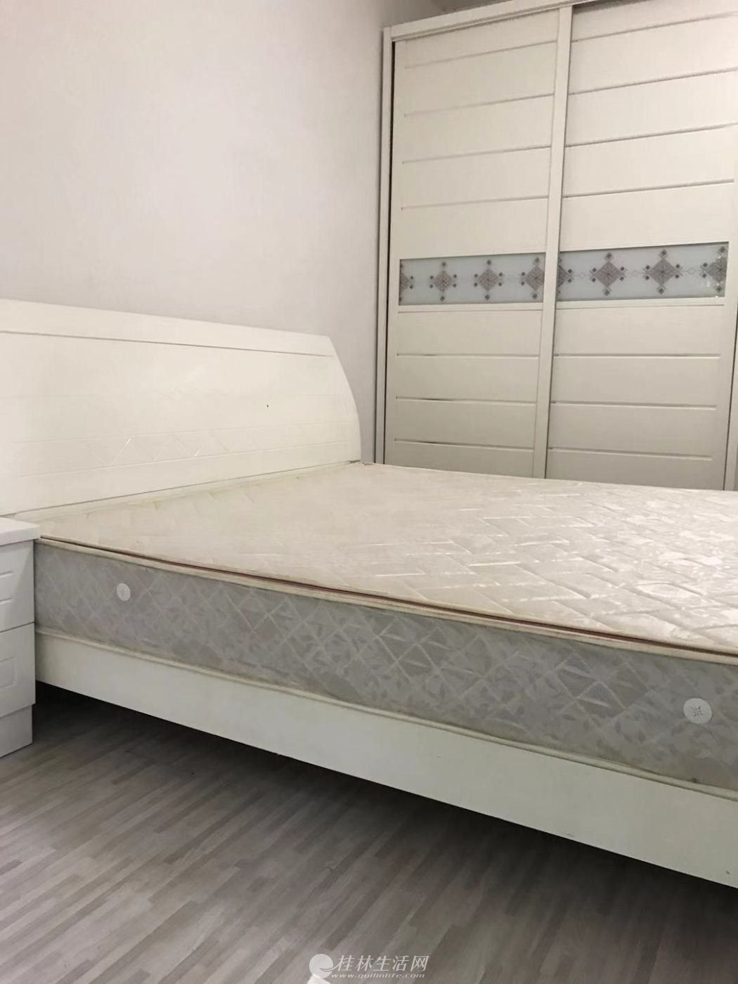 �㾰���Ǿ�װ3��120ƽ���ҵ���ȫ2300�������ס