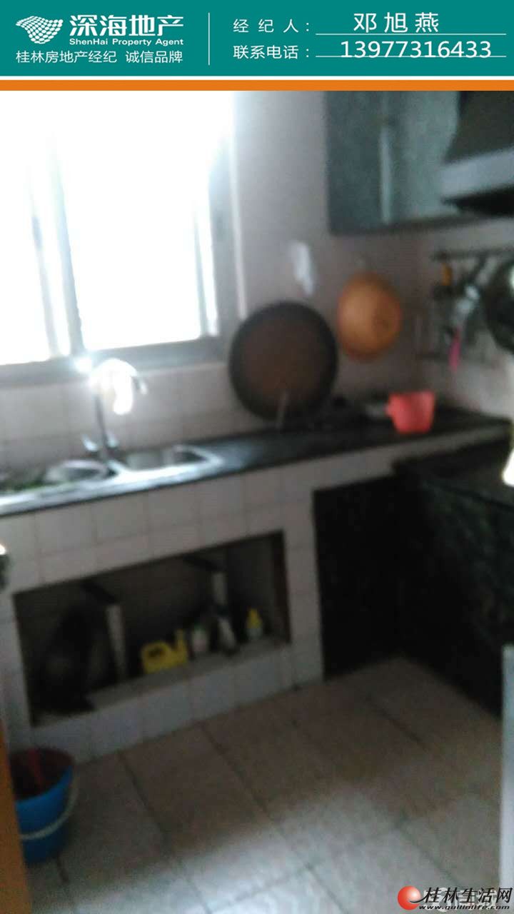 ӣ����3��2��2���ƽ�¥��1600�� ��˫��̨