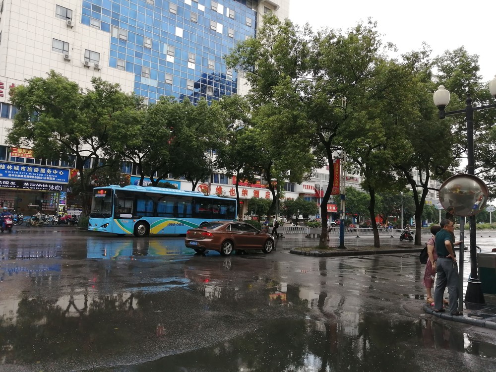 ��վ���й�����˾��˫������102ƽ166��