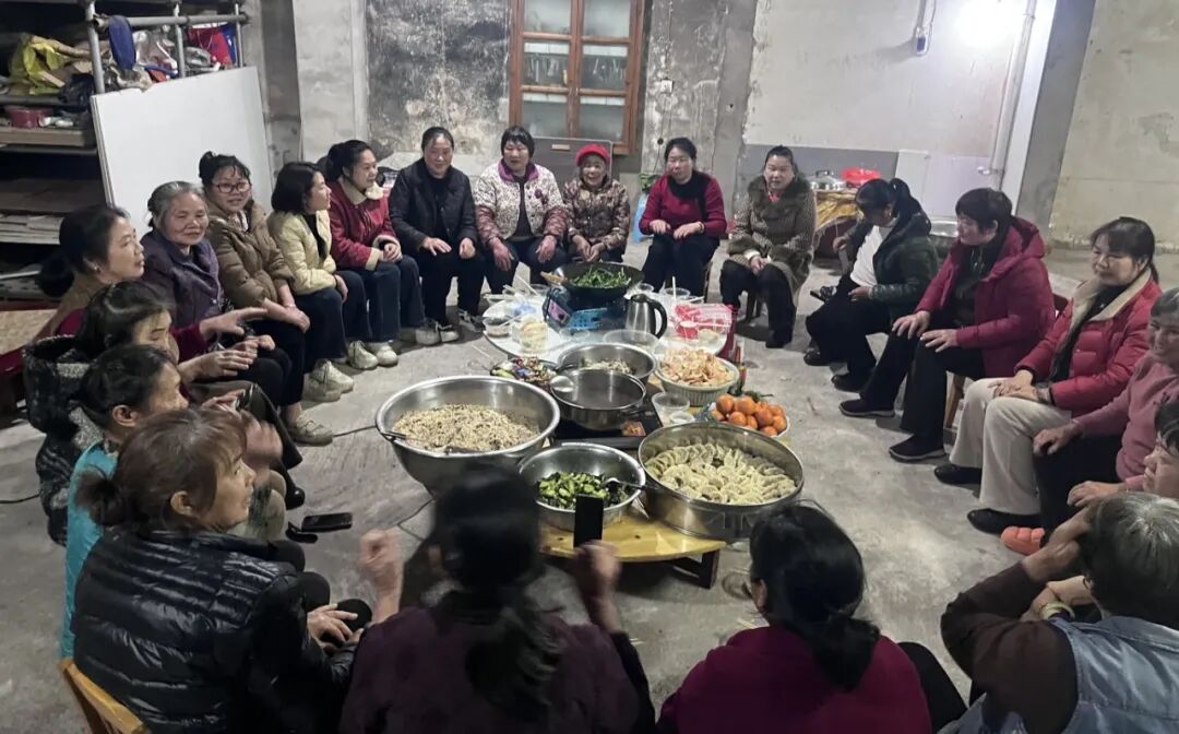 桂林市湘漓镇：围炉煮茶传温情 邻里共绘新风尚