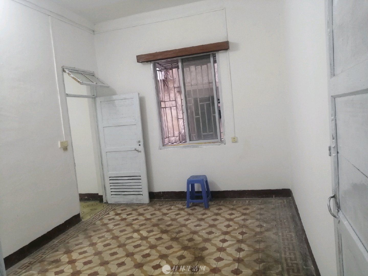 ��ȺСѧ ���� ����·2��1��65ƽ��65��4¥