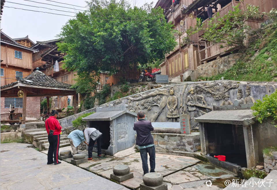 占里侗寨的男女井，神秘奇特