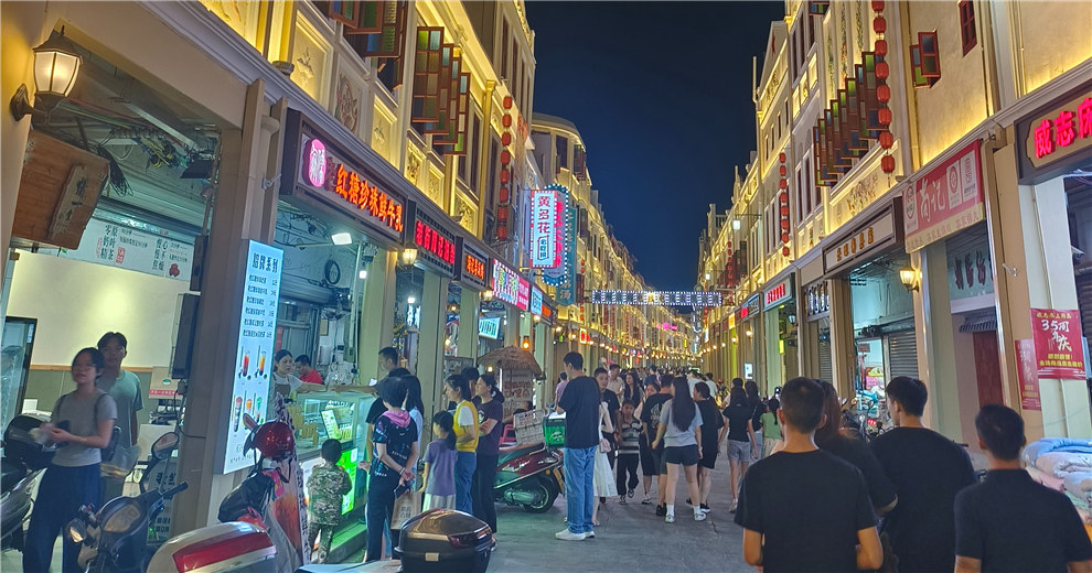 甘棠江边好多古树，有一棵已经八百岁