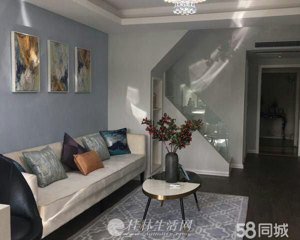 �𳵱�վ������Ȧ�ڽ�ɫ���о�װ���Թ�Ԣ��һ�������70���Ȩ