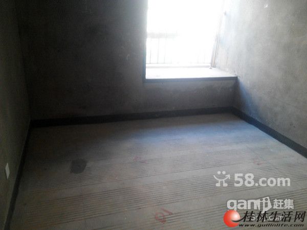 J������ɽɫ���ƽ�3¥2�� 82�O ����64��